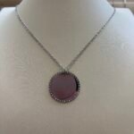 Collier Gravure Rond Strass Argenté